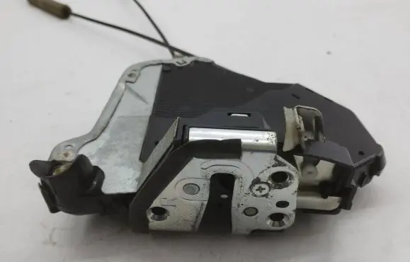 Honda CR-V Front door lock 72111T1GE001A