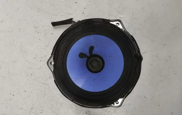 KIA Sorento Front door speaker