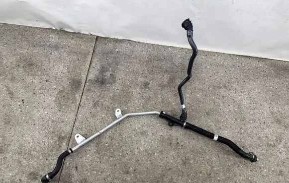 BMW X6 G06 Engine coolant pipe/hose 8470070