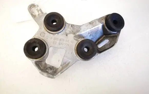 Mercedes-Benz C W205 Engine mounting bracket A2054312240