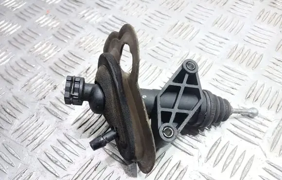 Ford Mondeo Mk III Clutch slave cylinder 020224 15717A543
