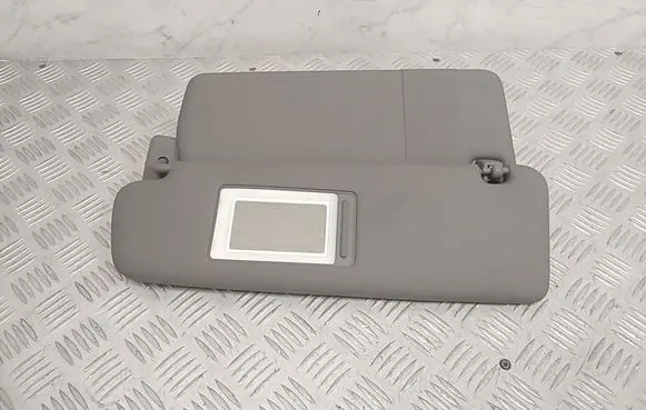 Sun visor