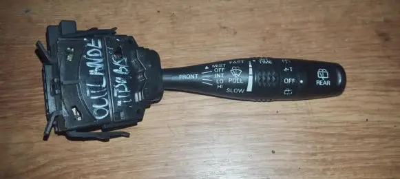 Mitsubishi Outlander Wiper control stalk