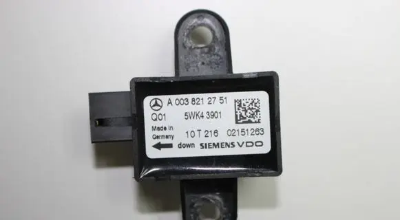 Mercedes-Benz R W251 Airbag deployment crash/impact sensor A0038212751