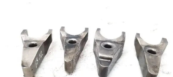 Toyota Avensis T250 Fuel Injector clamp holder 