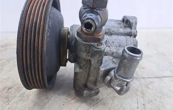 Alfa Romeo 156 Power steering pump 