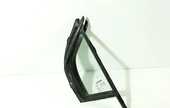 Toyota Yaris Front door vent window glass four-door 43R00097 682160D010