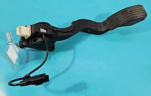 Citroen C4 I Accelerator throttle pedal F00C3E2429 IMPRK1596610