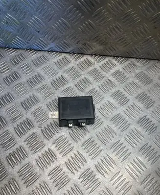 Mercedes-Benz ML W163 Aerial antenna amplifier 1638200289 A1638200289