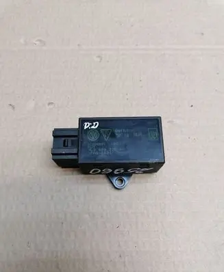 Volkswagen Phaeton Seat heating relay 7L0959772D