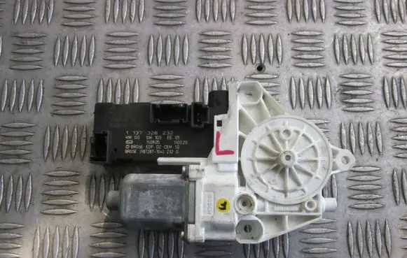 Peugeot 407 Front door window regulator motor 