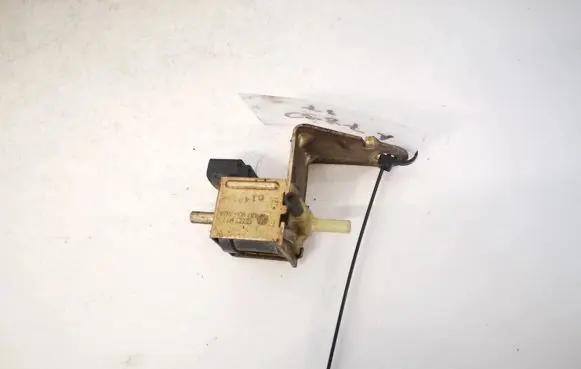 Audi A6 S6 C4 4A Turbo solenoid valve 437906283a