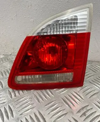 Tailgate rear/tail lights