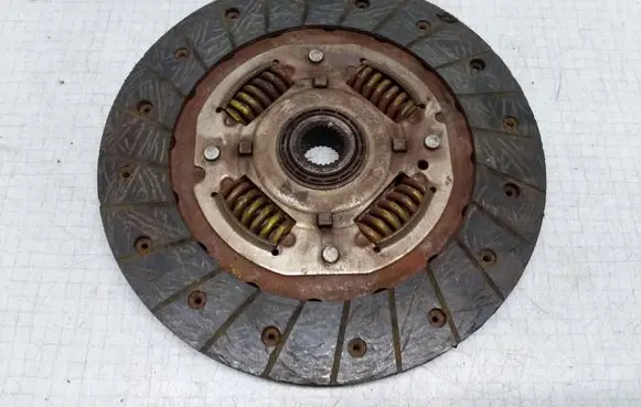 Mitsubishi Carisma Clutch pressure plate 7780868950