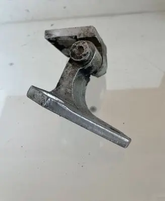 Volkswagen Golf V Front door upper hinge