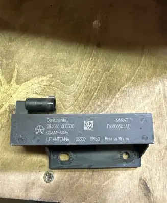 Dodge Durango III Aerial antenna amplifier 68068148AA 023AA58495 2840864100300