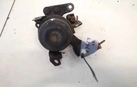 Toyota Corolla Verso E121 Engine mount bracket