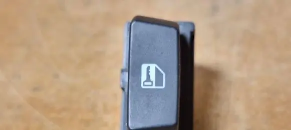 Opel Antara Central locking switch button 10k22