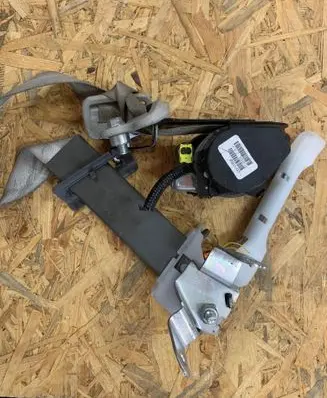 Nissan Leaf I (ZE0) Front seatbelt 605031400a 6236581x6d R0514245eme