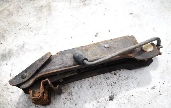 Skoda Octavia Mk2 (1Z) Lift Jack 1k0011031g