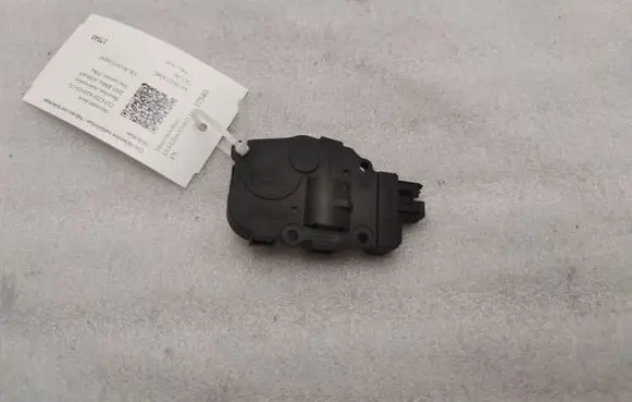 Mercedes-Benz CLS C218 AMG Air flap motor/actuator EFB490 K9749007