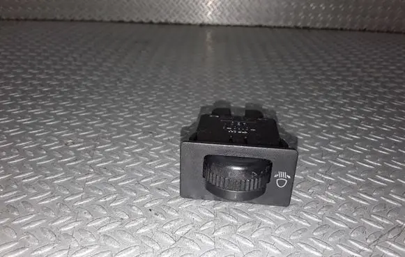 Toyota Avensis T250 Headlight level height control switch