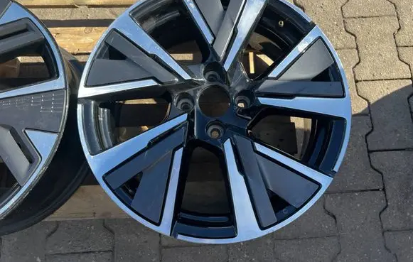 Peugeot 208 II R17 alloy rim 9825165080