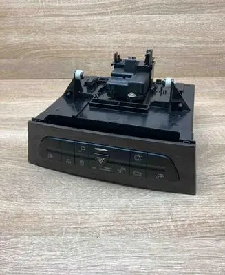 Mercedes-Benz E W211 Hazard light switch A2116800552