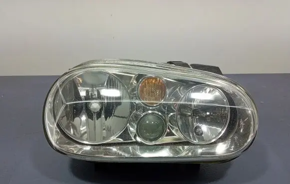 Volkswagen Golf IV Headlight/headlamp