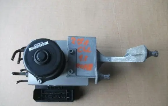 Mercedes-Benz C W203 ABS Pump A00643151120