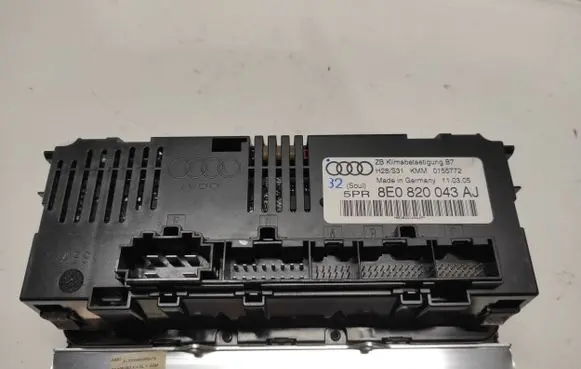 Audi A4 S4 B7 8E 8H Climate control unit 8E0820043AJ 0155772