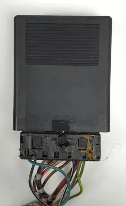 Mercedes-Benz E W124 Fuel pump relay 898182000