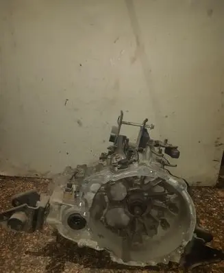 KIA Carnival Manual 5 speed gearbox 4300038050