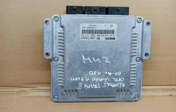 Opel Vivaro Engine control unit/module 0281010632