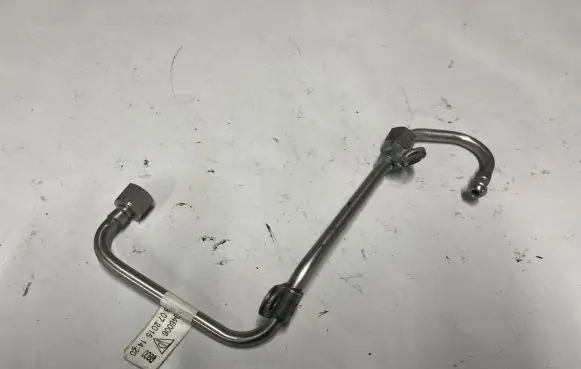 Porsche Cayenne (92A) Fuel injector supply line/pipe 94611013103