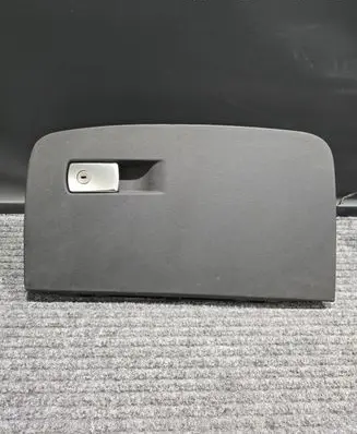 BMW 5 G30 G31 Glove box 9349002 2023971