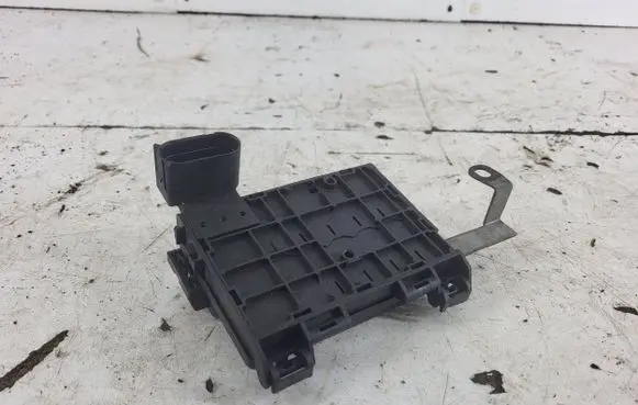 Volkswagen Golf IV Fuse module 1J0937549