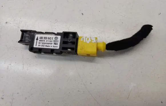 Audi A3 S3 8P Airbag deployment crash/impact sensor 4B0959643 4B0959643E 300076