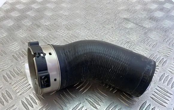 Volvo XC90 Intercooler hose/pipe 31338752