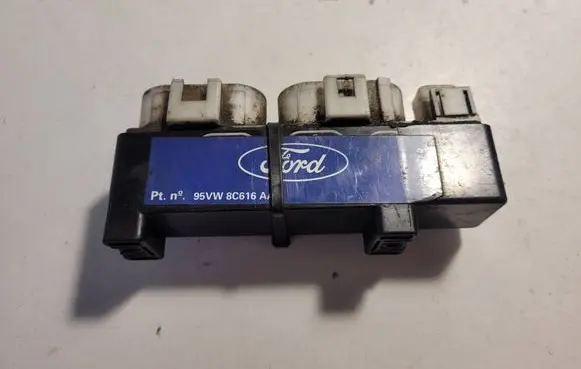 Coolant fan relay