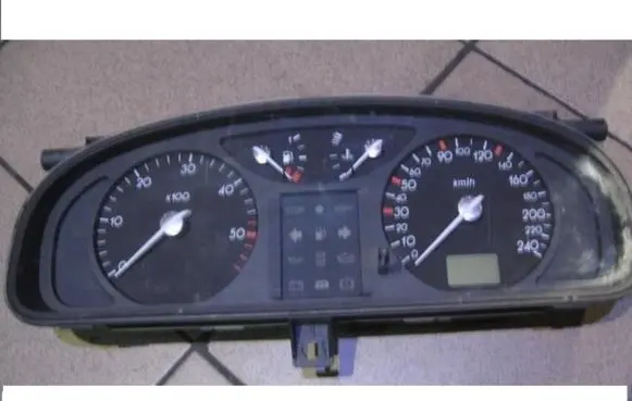Renault Laguna II Speedometer (instrument cluster) 8200399758