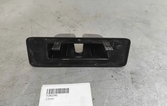 Jaguar XE Tailgate/boot lid lock trim T2H2192