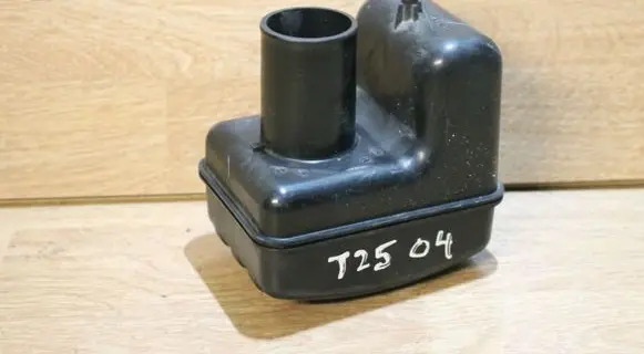 Toyota Avensis T250 Intake resonator 1789428080