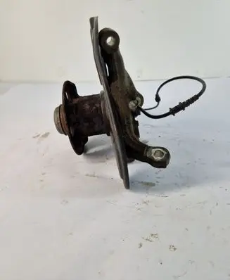 Mercedes-Benz E W212 Front wheel hub A2124201144