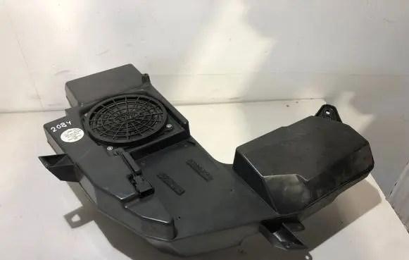 Audi A4 S4 B7 8E 8H Subwoofer speaker 8E9035382
