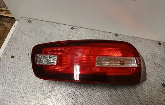 Citroen C4 II Picasso Tailgate rear/tail lights