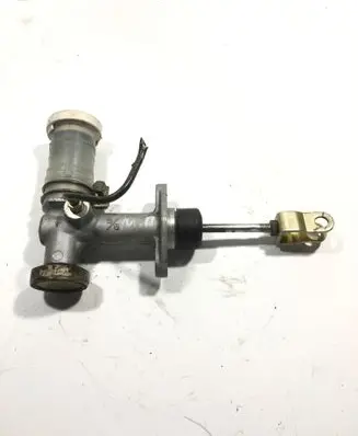 Mitsubishi Pajero Sport I Clutch master cylinder 