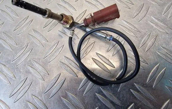 Skoda Octavia Mk2 (1Z) Exhaust gas temperature sensor 03G906088K