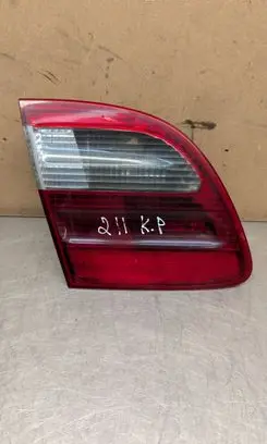 Tailgate rear/tail lights