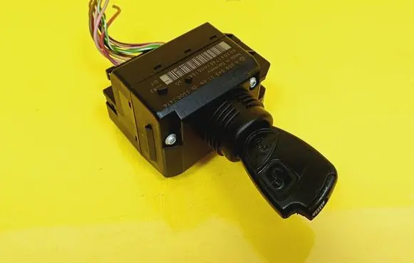 Mercedes-Benz CLK A209 C209 Ignition lock A2095453108